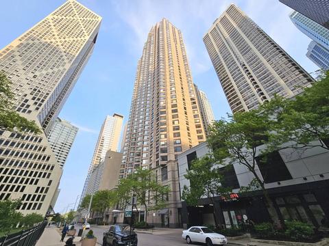 401 E Ontario St #2705, Chicago, IL 60611