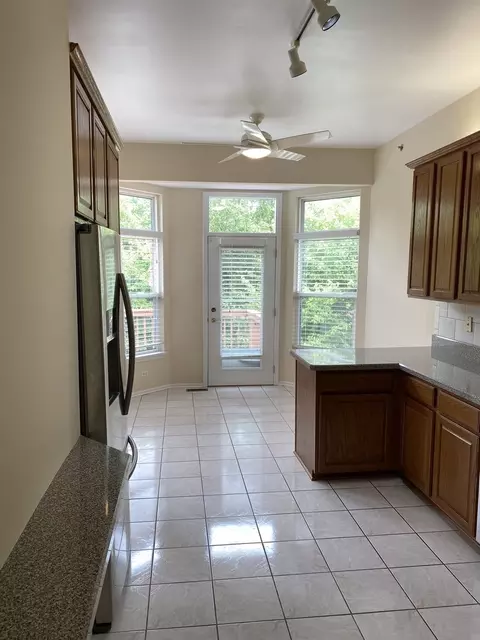 244 Prairie View Ln, Wheeling, IL 60090 photo 11