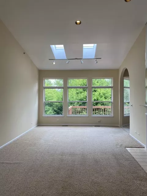 244 Prairie View Ln, Wheeling, IL 60090 photo 3