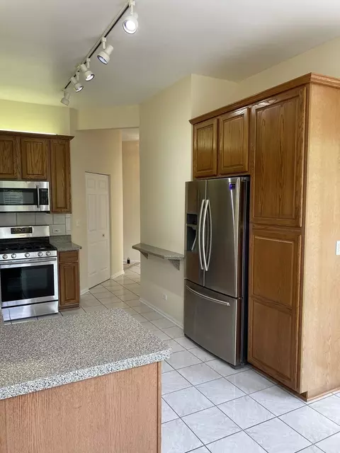 244 Prairie View Ln, Wheeling, IL 60090 photo 14