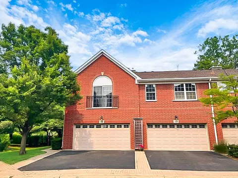 928 Enfield Dr #5-E1, Northbrook, IL 60062
