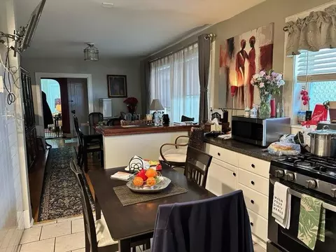 5519 N Artesian Ave, Chicago, IL 60625 photo 9