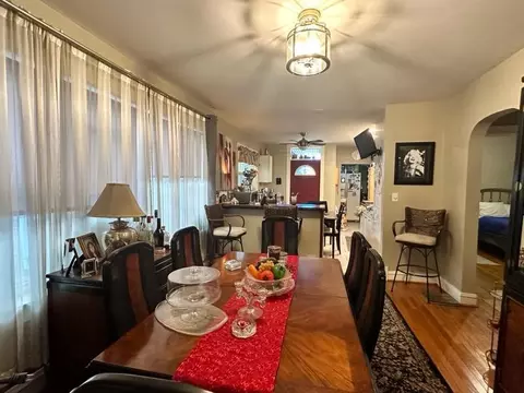 5519 N Artesian Ave, Chicago, IL 60625 photo 3