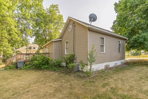 526 N 3rd Ave, Chenoa, IL 61726 photo 4