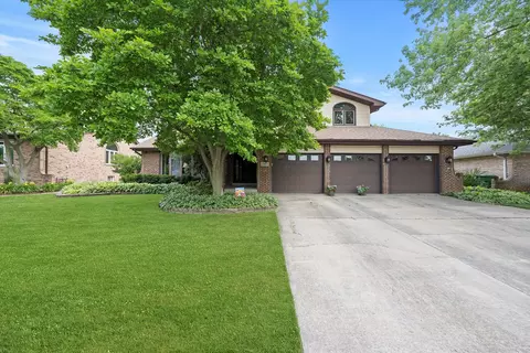 17813 Cloverview Dr, Tinley Park, IL 60477