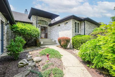 1111 Tara Ct, Joliet, IL 60431