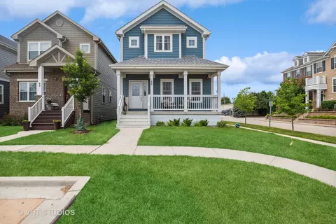 52 N Beverly Ln, Arlington Heights, IL 60004