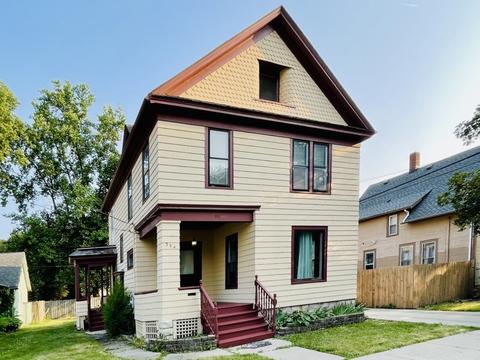 354 Plum St, Aurora, IL 60506