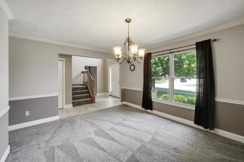 3203 Spahn Ln, Bloomington, IL 61704 photo 5
