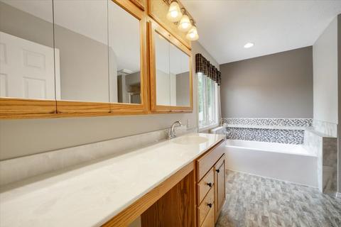 3203 Spahn Ln, Bloomington, IL 61704 photo 24