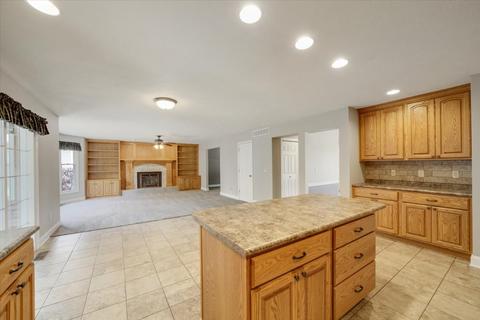 3203 Spahn Ln, Bloomington, IL 61704 photo 11