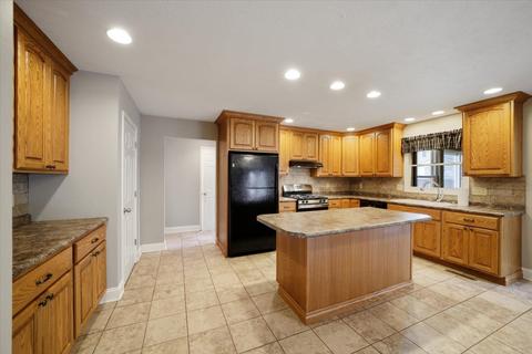 3203 Spahn Ln, Bloomington, IL 61704 photo 6