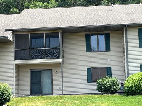 703 Deerview Ln, Morrison, IL 61270 photo 2