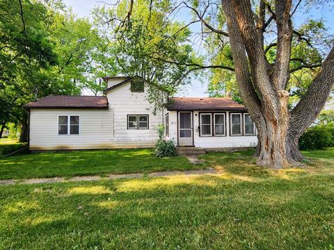211 E North St, Newark, IL 60541