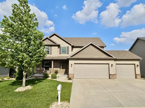 1306 Kickapoo Creek Rd, Bloomington, IL 61705