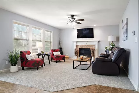 1306 Kickapoo Creek Rd, Bloomington, IL 61705 photo 4
