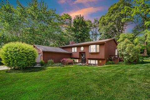 24586 W Oak St, Round Lake, IL 60073