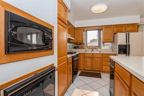 8128 S Octavia Ave, Bridgeview, IL 60455 photo 3