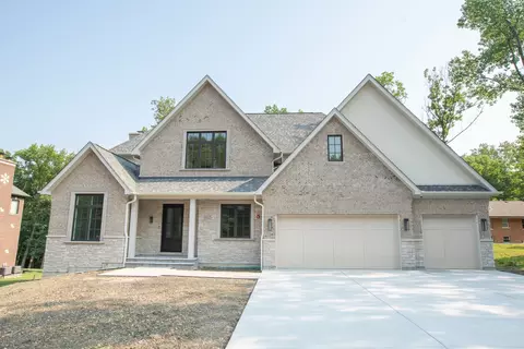 8925 W 102nd St, Palos Hills, IL 60465