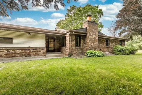11150 Corrigan Rd, Roscoe, IL 61073 photo 2