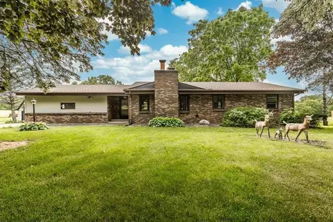 11150 Corrigan Rd, Roscoe, IL 61073 photo 3