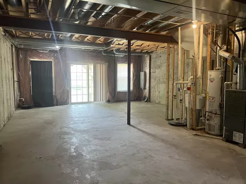 Undisclosed, Elgin, IL 60120 photo 26
