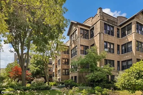 1063 W North Shore Ave #1, Chicago, IL 60626