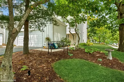 290 Oak Bluff Ct #26-05, Wauconda, IL 60084