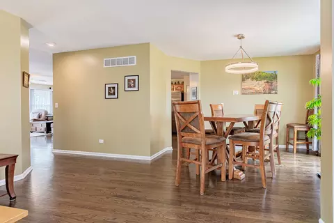 2101 Wesmere Lakes Dr, Plainfield, IL 60586 photo 4