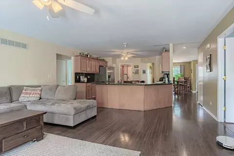 2101 Wesmere Lakes Dr, Plainfield, IL 60586 photo 5