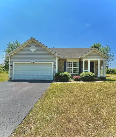 1540 Bluestem Ln, Minooka, IL 60447