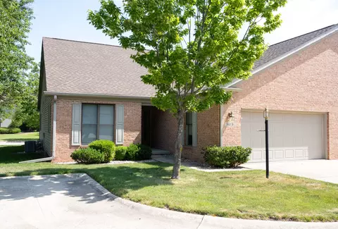 1801 Lakeside Dr #D, Champaign, IL 61821