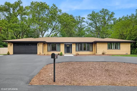 8840 W 101st Pl, Palos Hills, IL 60465