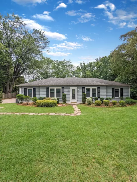 1369 N Quentin Rd, Palatine, IL 60067