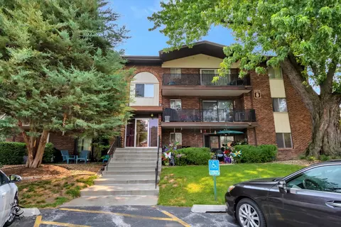 13933 James Dr #816, Crestwood, IL 60445