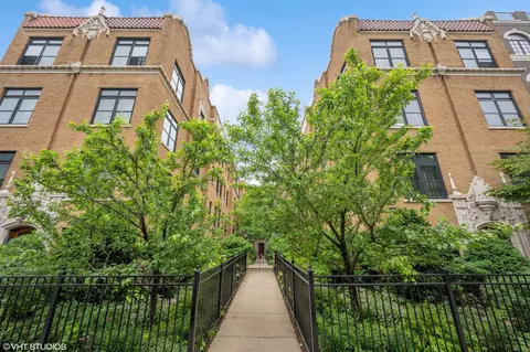 543 W Roscoe St #G, Chicago, IL 60657