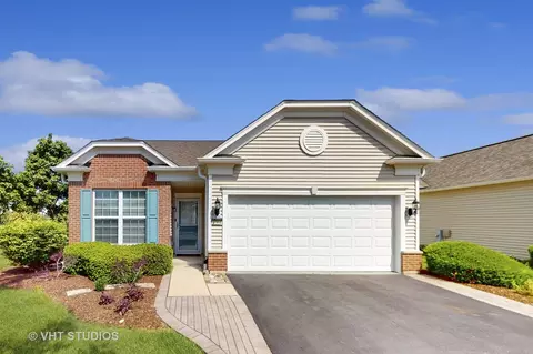 3364 Comstock Ct, Mundelein, IL 60060