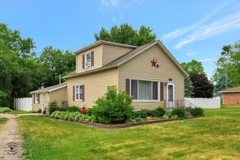 261 E 1st St, Braidwood, IL 60408