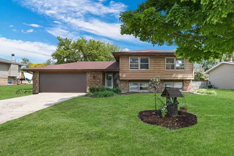 1914 Church St, Johnsburg, IL 60051