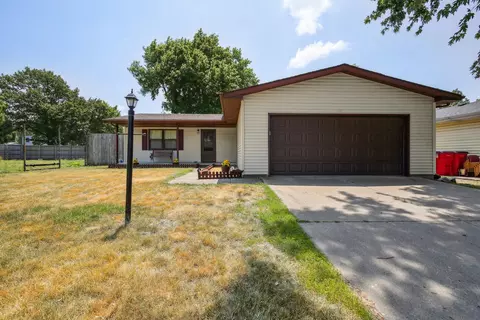 305 Foxwell Ct, Champaign, IL 61820