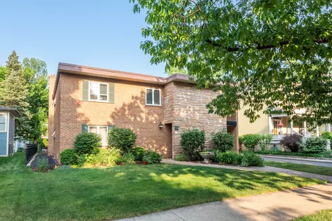 116 S Clinton Ave #2D, Oak Park, IL 60302