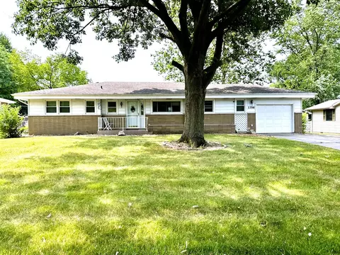1356 Arrowhead Dr, Bourbonnais, IL 60914