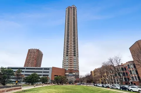 3660 N Lake Shore Dr #4104, Chicago, IL 60613