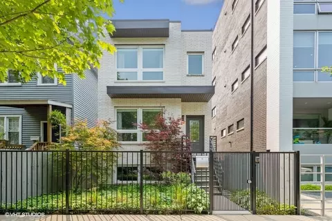 1932 N Francisco Ave, Chicago, IL 60647