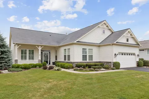 11902 Stonewater Xing, Huntley, IL 60142