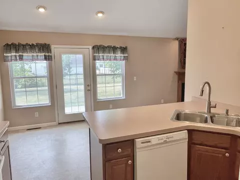 3040 10th St, Peru, IL 61354 photo 8