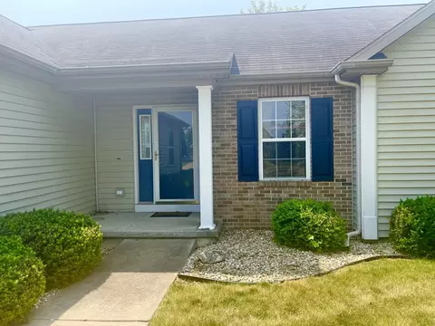 3040 10th St, Peru, IL 61354 photo 2