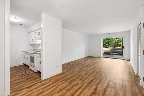 1464 Stonebridge Cir #E2, Wheaton, IL 60189 photo 3