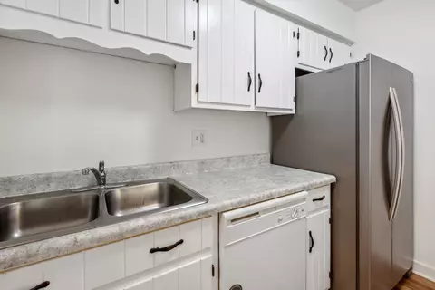 1464 Stonebridge Cir #E2, Wheaton, IL 60189 photo 5