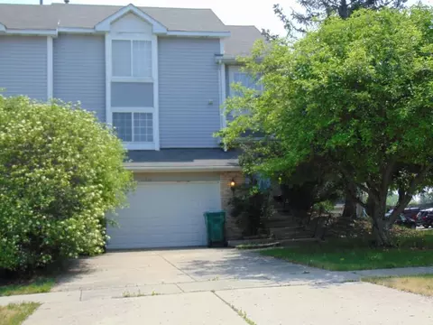 1201 Silo Hill Dr, Grayslake, IL 60030